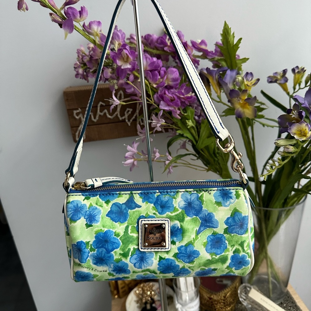 NWOT Dooney & Bourke rare vintage pristine condition mini floral barrel bag - Picture 3 of 12